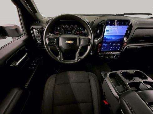 Used 2024 Chevrolet Silverado 2500 Custom w/ Custom Value Package image 5