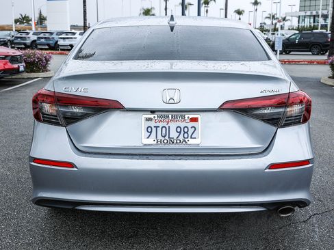 Used 2025 Honda Civic Sport image 6
