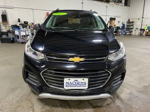 Used 2017 Chevrolet Trax LT w/ LT Convenience Package AWD/4WD image 9