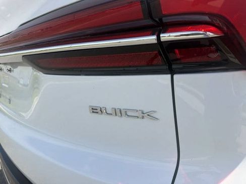 Used 2025 Buick Enclave Preferred AWD/4WD image 39