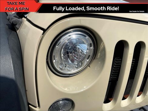 Used 2017 Jeep Wrangler Unlimited Rubicon w/ Dual Top Group AWD/4WD image 30