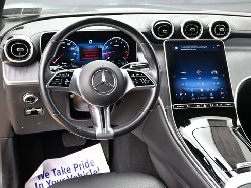 Used 2024 Mercedes-Benz GLC 300 4MATIC image 32