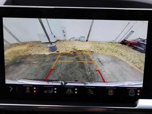 Used 2024 GMC Sierra 1500 SLT w/ SLT Premium Plus Package image 32