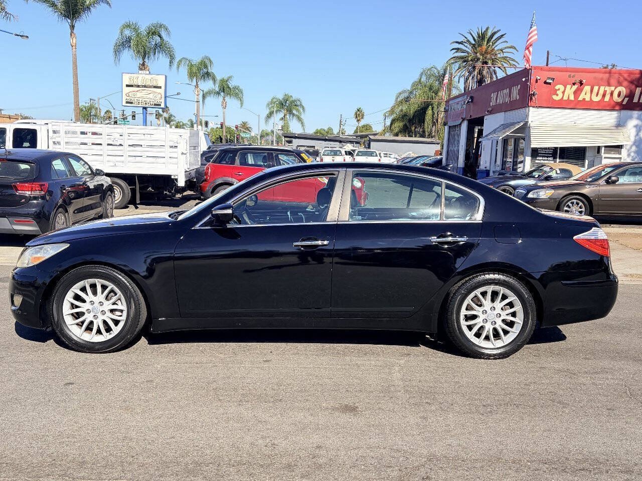 Used 2009 Hyundai Genesis 3.8 RWD image 4