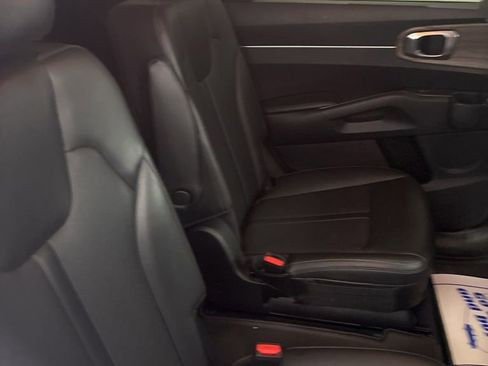 Used 2022 Kia Sorento EX image 19