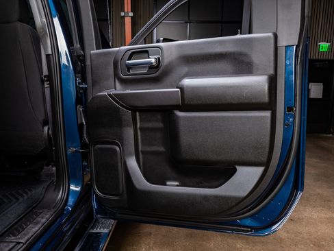 Used 2022 Chevrolet Silverado 2500 Custom w/ Custom Convenience Package image 33