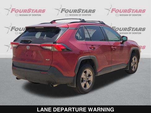 Used 2022 Toyota RAV4 XLE w/ Convenience Package FWD image 4