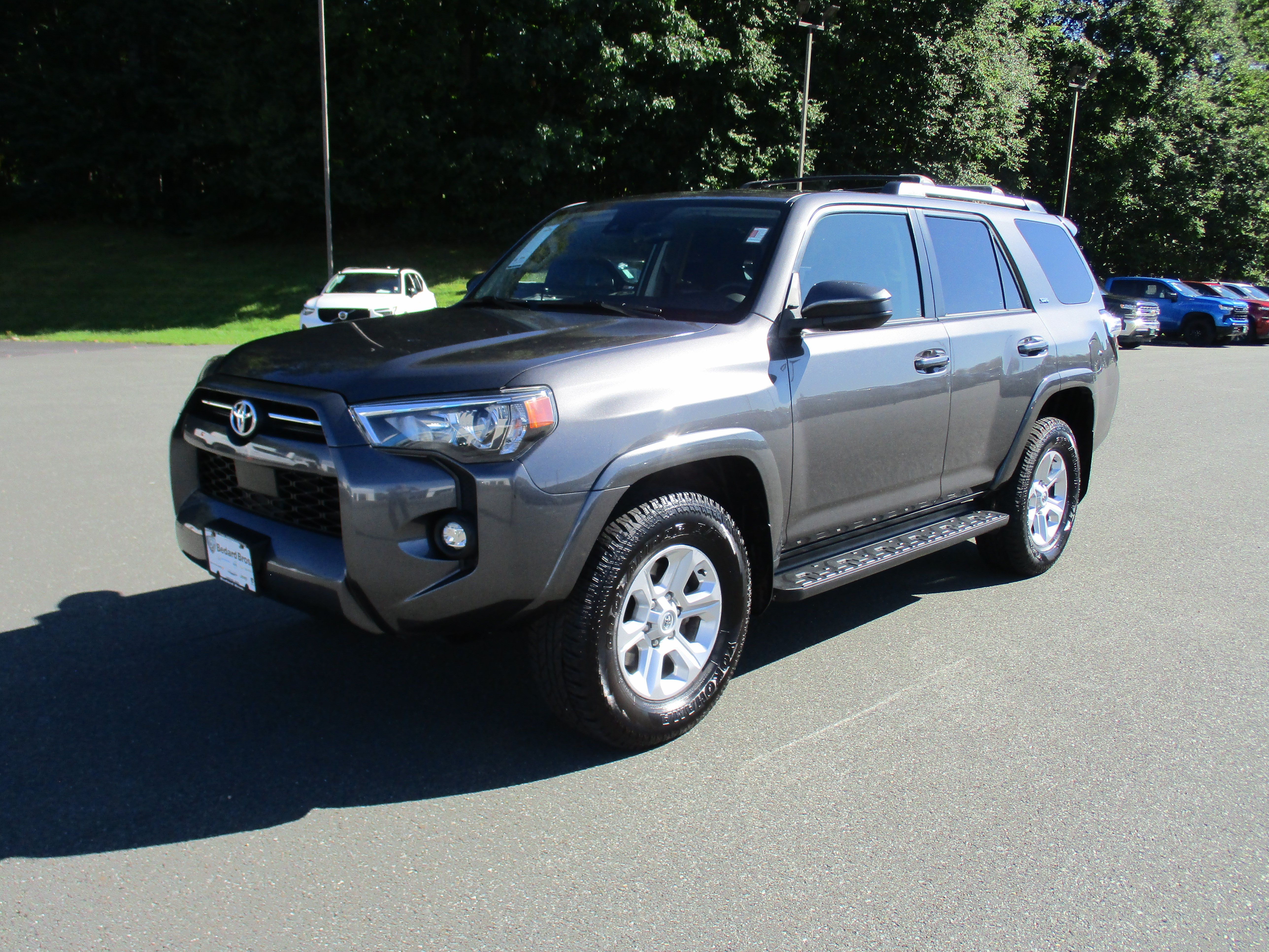 Used 2022 Toyota 4Runner SR5 AWD/4WD image 1