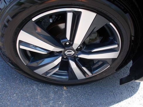 Used 2021 Nissan Rogue SL w/ Premium Package FWD image 17