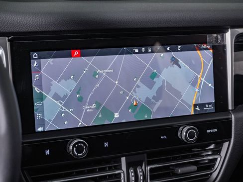 Certified 2026 Porsche Macan AWD/4WD image 22