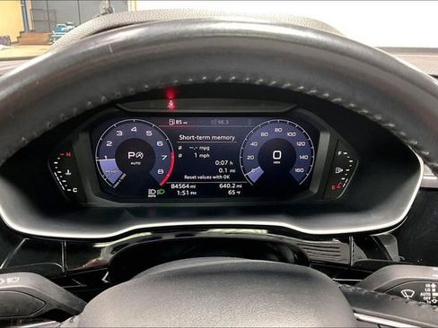 Used 2019 Audi Q3 2.0T Premium image 14