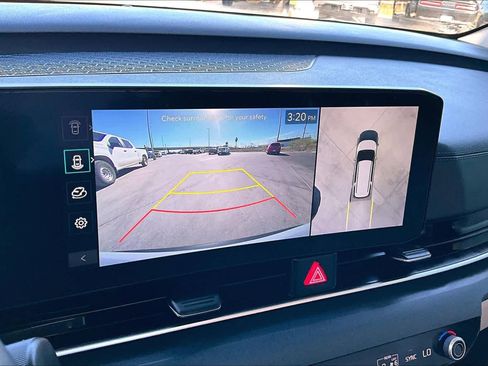 Used 2025 Kia Carnival SX image 27