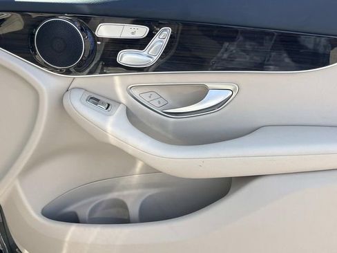 Used 2022 Mercedes-Benz GLC 300 image 25