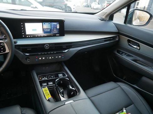 Certified 2025 Nissan Murano SL image 13