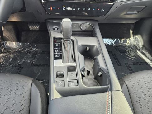 New 2026 Nissan Sentra SR w/ SR Premium Package FWD image 17