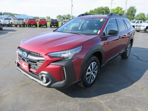 Used 2023 Subaru Outback Premium AWD/4WD image 11