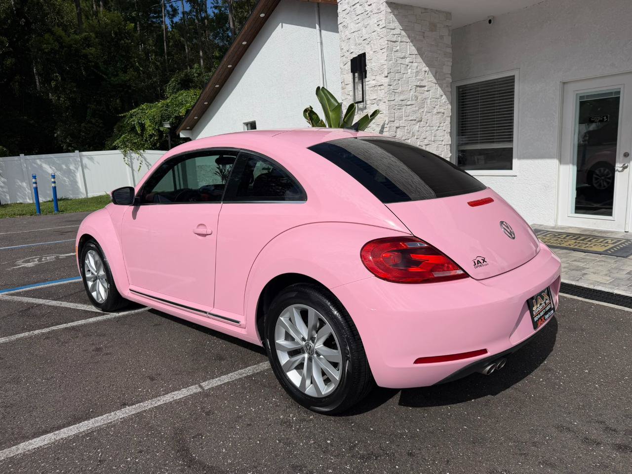 Used 2014 Volkswagen Beetle TDI FWD image 11