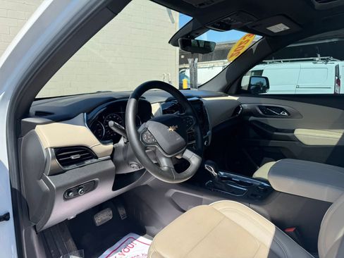Used 2023 Chevrolet Traverse Premier AWD/4WD image 9