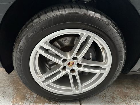 Used 2023 Porsche Macan image 26