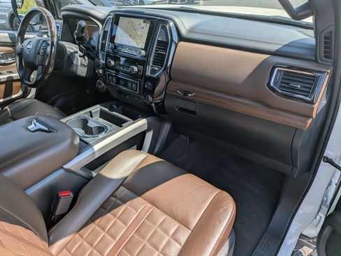 Used 2021 Nissan Titan Platinum Reserve w/ Moonroof Package image 30