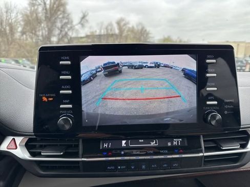 Used 2023 Toyota Sienna LE image 14