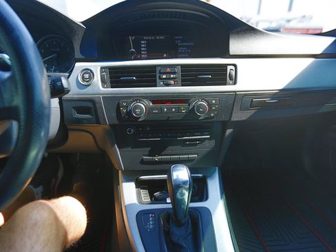 Used 2013 BMW 335i Convertible RWD image 9