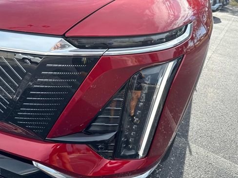 New 2026 Cadillac Vistiq Luxury image 9