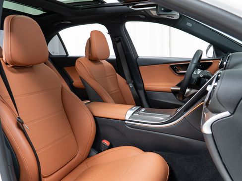 Certified 2023 Mercedes-Benz C 300 4MATIC Sedan image 22