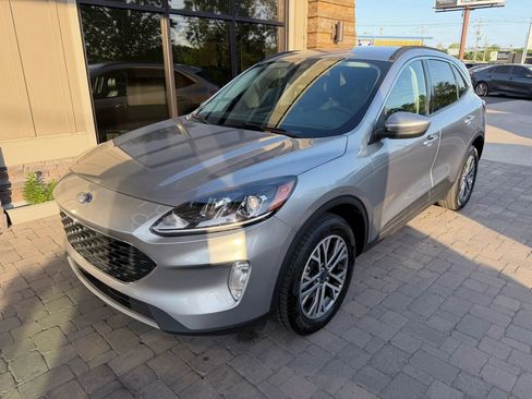 Used 2021 Ford Escape SEL image 2