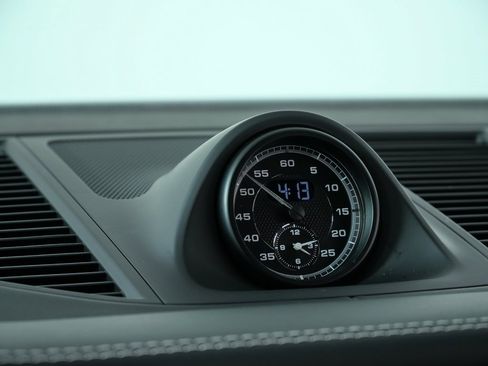 Certified 2024 Porsche Macan GTS image 13