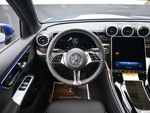 New 2025 Mercedes-Benz GLC 300 4MATIC image 17