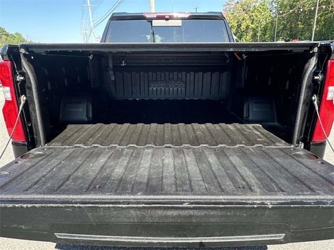 Used 2019 Chevrolet Silverado 1500 High Country image 19