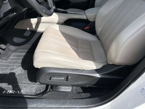 Used 2023 Honda HR-V EX-L image 16
