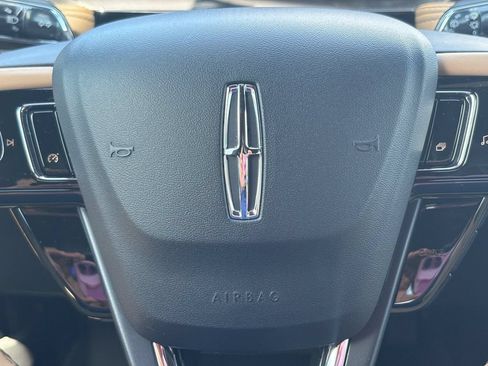 Used 2022 Lincoln Corsair Reserve w/ Luxury Package FWD image 21