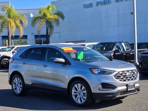 Certified 2022 Ford Edge Titanium AWD/4WD image 3