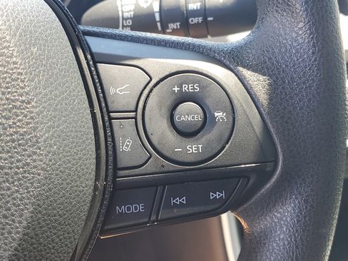 Certified 2021 Toyota RAV4 XLE w/ Convenience Package FWD image 23
