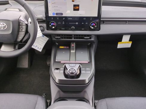 Used 2026 Toyota C-HR AWD/4WD image 17