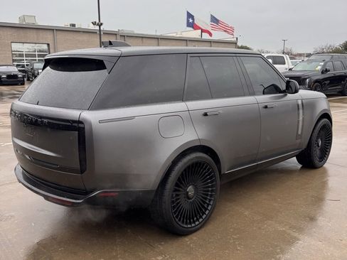 Used 2024 Land Rover Range Rover SE image 8