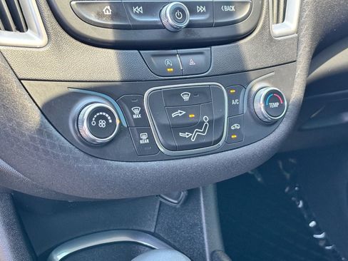 Used 2021 Chevrolet Malibu RS FWD image 26