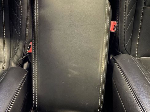 Used 2019 Ford Explorer Platinum image 39