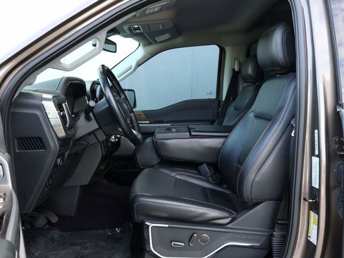 Used 2021 Ford F150 Lariat w/ Max Trailer Tow Package image 8