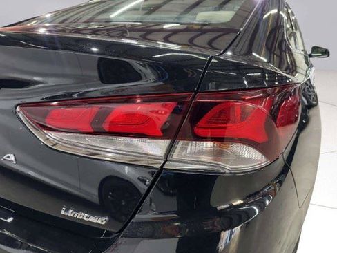 Used 2019 Hyundai Sonata Limited w/ Ultimate Package 04 FWD image 14