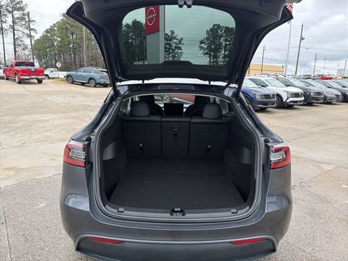Used 2022 Tesla Model Y Performance image 12