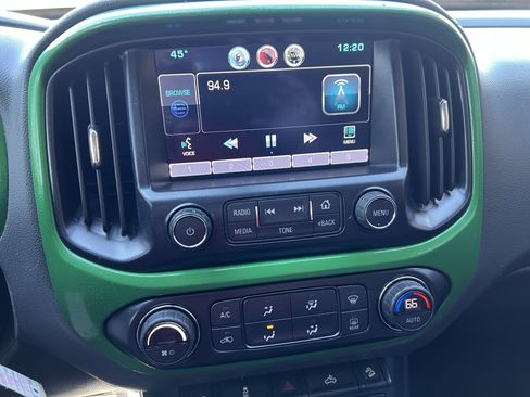 Used 2015 Chevrolet Colorado Z71 image 32