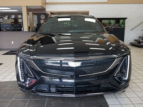 Used 2024 Cadillac Lyriq Sport w/ LPO, Floor Liner Package AWD/4WD image 20