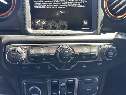 Used 2021 Jeep Gladiator Mojave AWD/4WD image 18