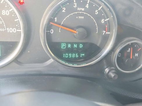 Used 2017 Jeep Wrangler Sahara w/ Connectivity Group image 29