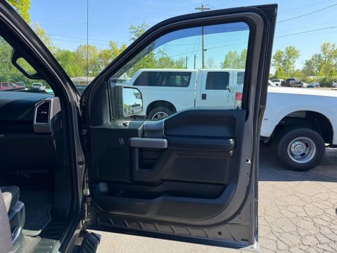 Used 2015 Ford F150 XLT w/ Equipment Group 302A Luxury AWD/4WD image 29