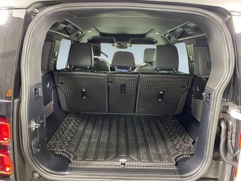 Used 2023 Land Rover Defender 110 X-Dynamic SE image 22