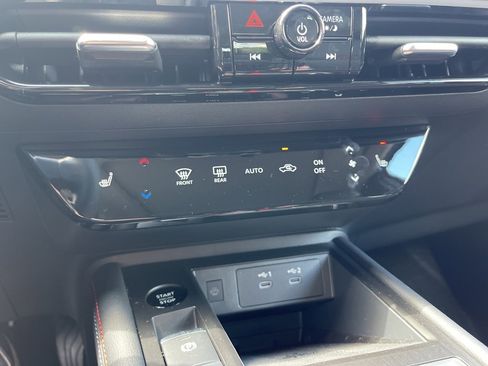 New 2025 Nissan Kicks SR w/ SR Premium Package image 10